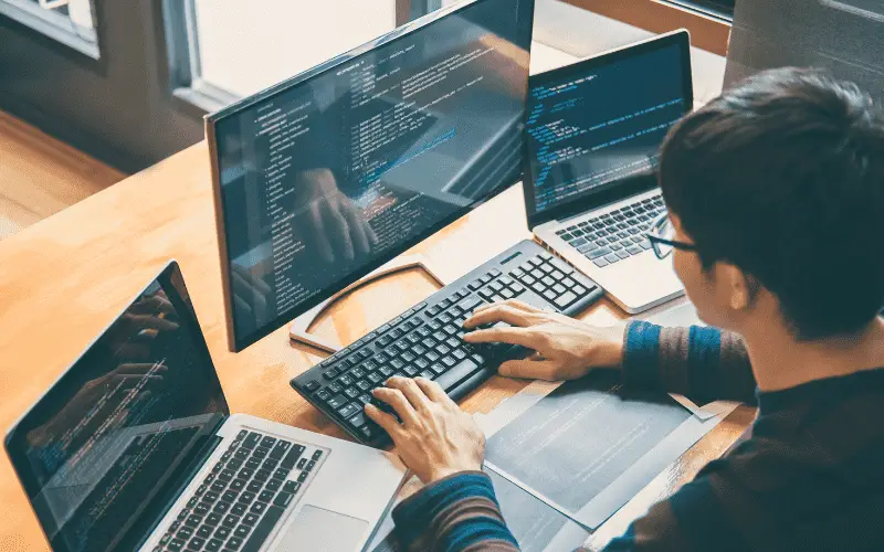How Custom Software Development Helps Businesses Scale Faster